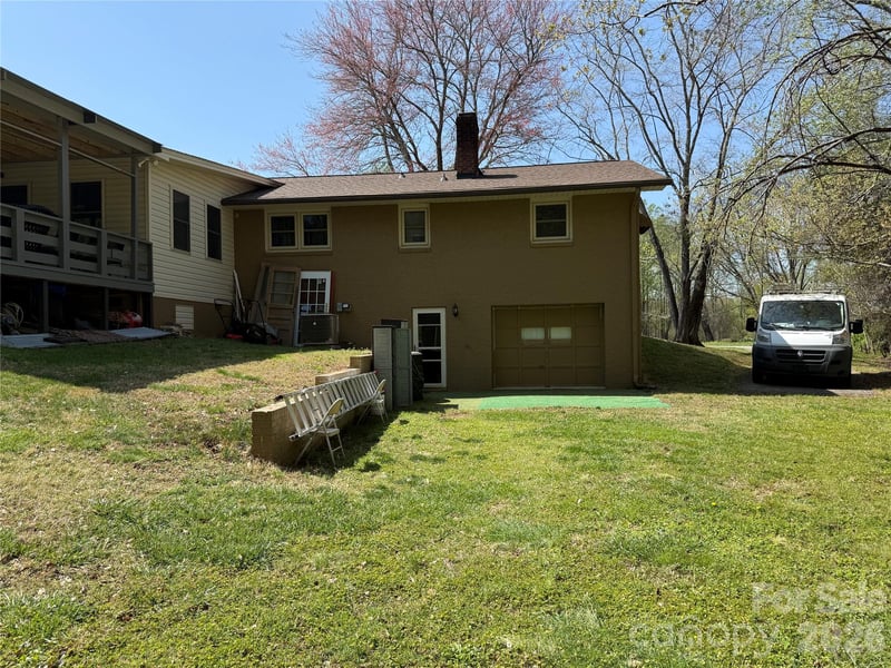3309 40th Avenue Pl NE, Hickory, NC 28601