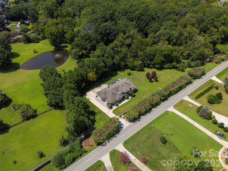 9535 Potter Rd, Matthews, NC 28104