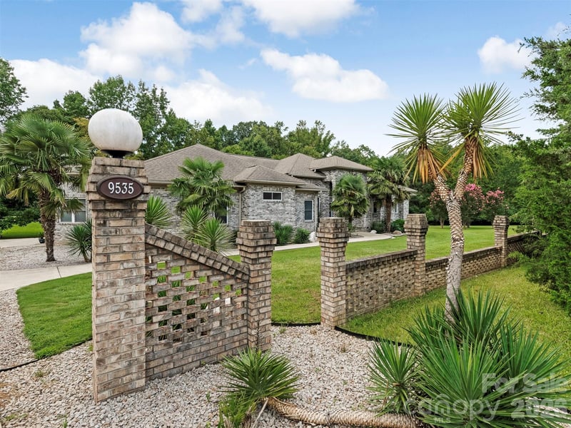 9535 Potter Rd, Matthews, NC 28104