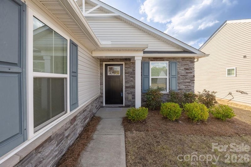 9747 Wardley Dr, Charlotte, NC 28215