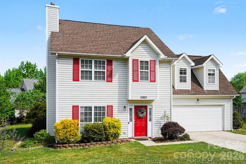 1041 Chaucery Ln, Matthews, NC 28104