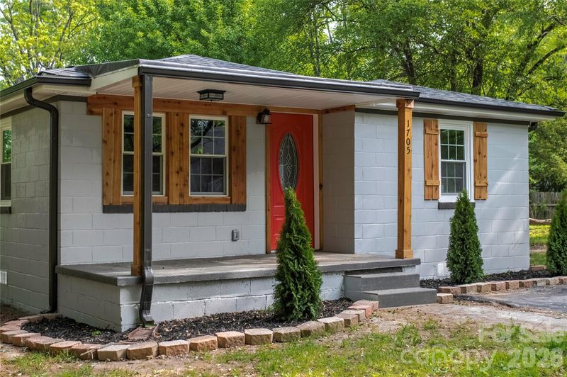 1705 E Cloaninger Ave, Statesville, NC 28625