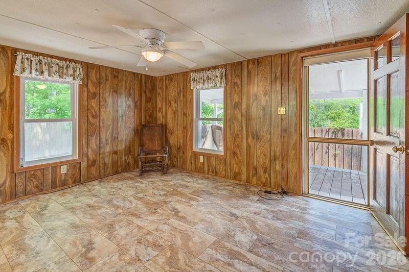 64 Haw Creek Cir, Asheville, NC 28805