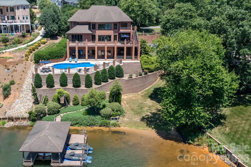 368 Players Ridge Rd, Hickory, NC 28601