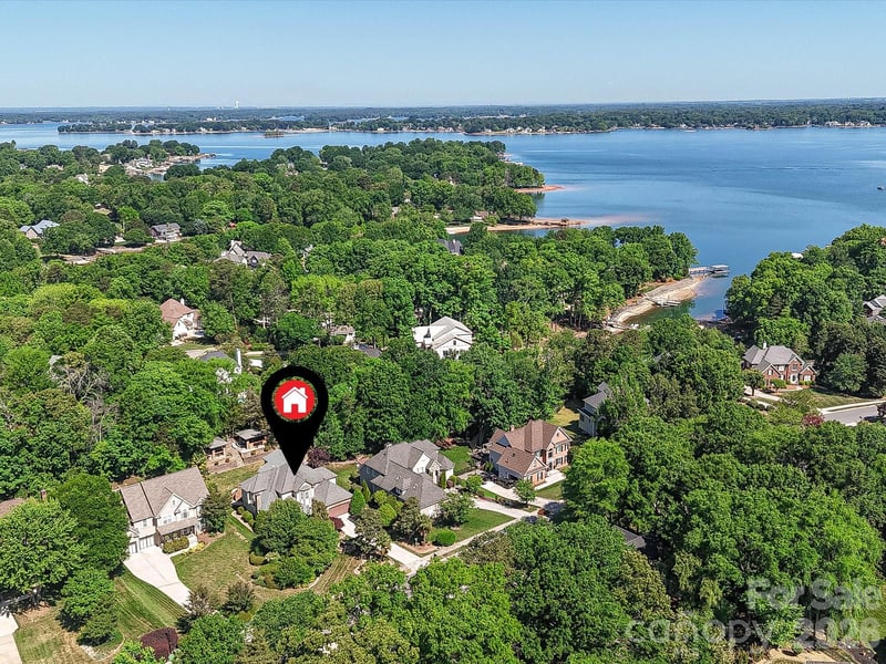 21425 Crown Lake Dr, Cornelius, NC 28031