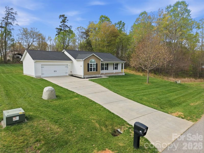 217 Winding Cedar Dr, Statesville, NC 28677