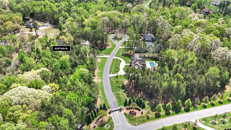 6140 Volte Dr, Charlotte, NC 28227