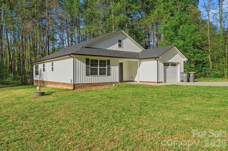 4242 Burgin St, Kannapolis, NC 28081