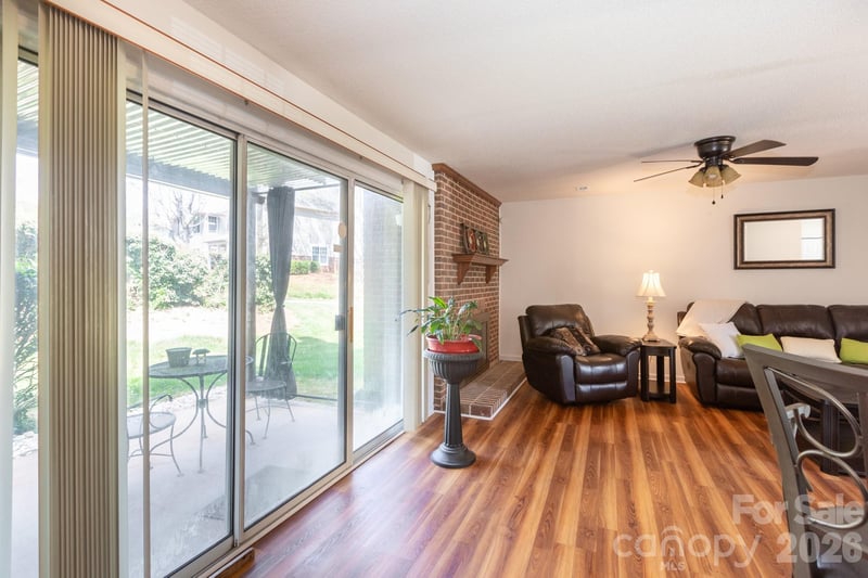 5600 Amity Springs Dr, Charlotte, NC 28212
