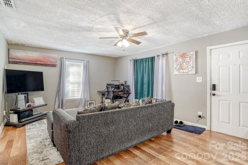 409 W Norment Ave, Gastonia, NC 28052