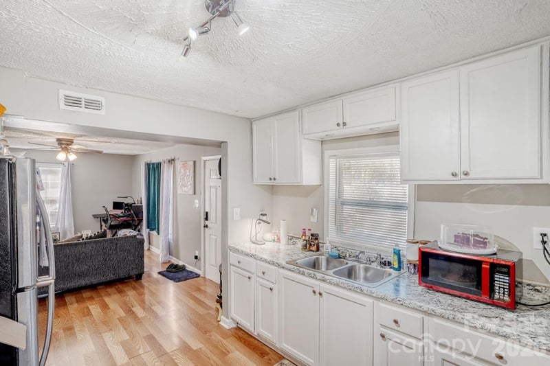 409 W Norment Ave, Gastonia, NC 28052