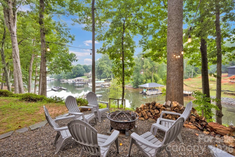 470 Lakeview Shores Loop, Mooresville, NC 28117