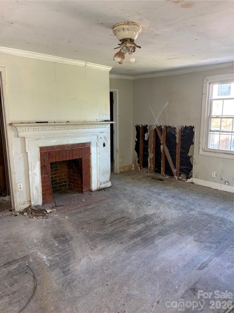 609 W Harvie Ave, Gastonia, NC 28052