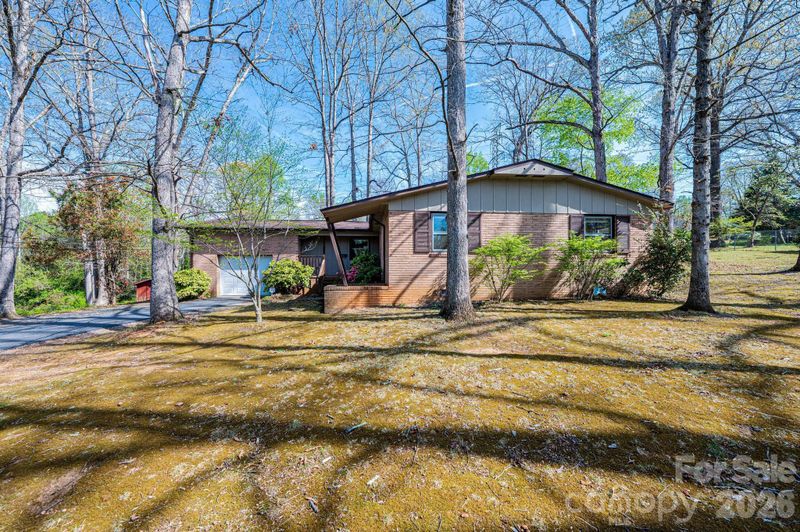 781 23rd Ave NE, Hickory, NC 28601