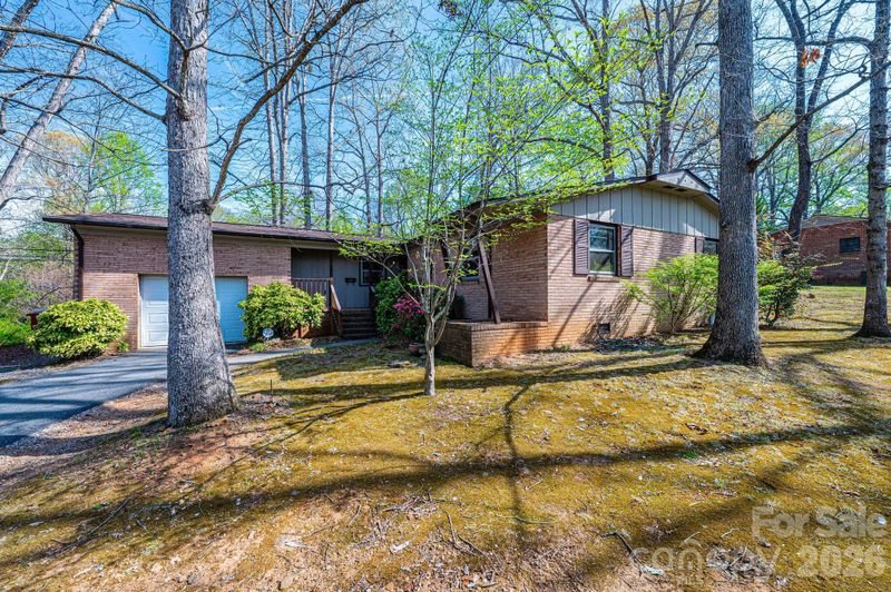 781 23rd Ave NE, Hickory, NC 28601