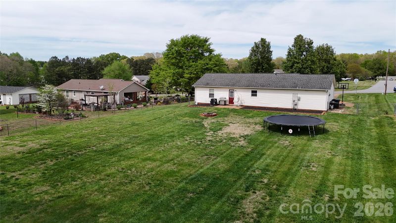 2929 Charles Ct, Lincolnton, NC 28092