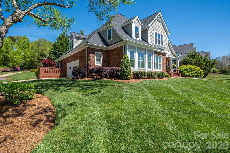 1242 Lochshire Ln, Gastonia, NC 28054