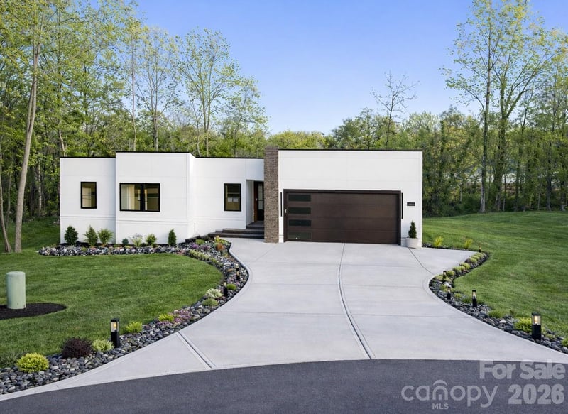 2520 27th Avenue Cir NE, Hickory, NC 28601