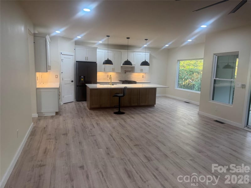 2520 27th Avenue Cir NE, Hickory, NC 28601