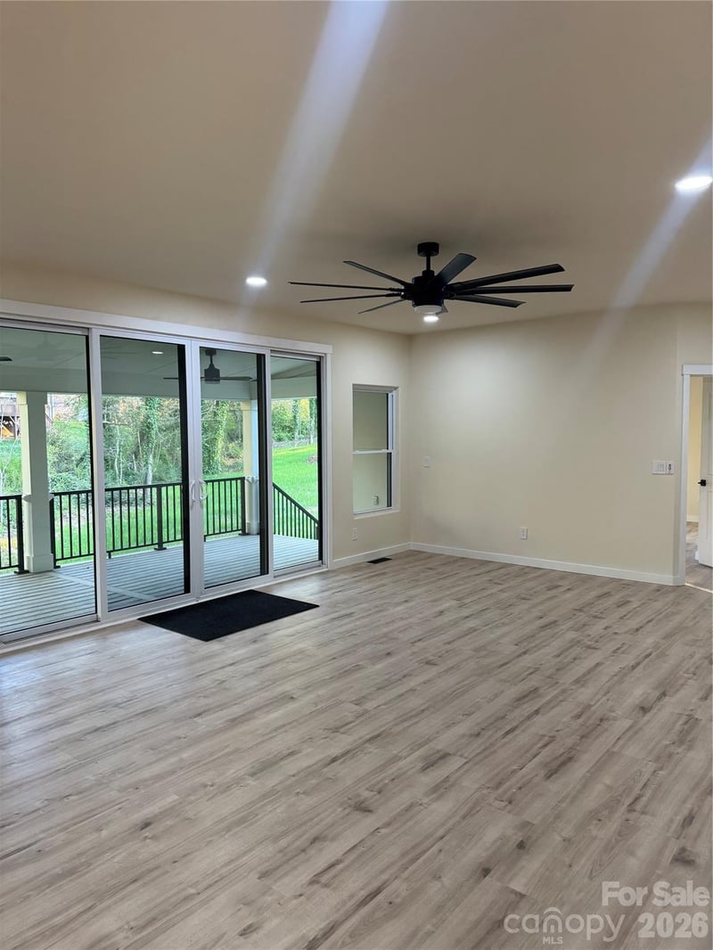 2520 27th Avenue Cir NE, Hickory, NC 28601