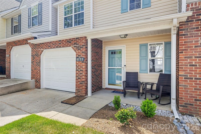 8733 Robinson Forest Dr, Charlotte, NC 28277