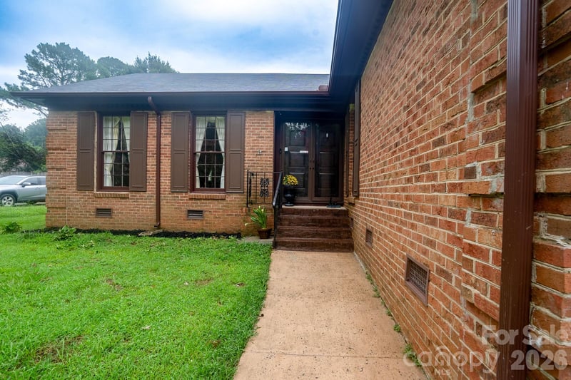 5742 Faulconbridge Rd, Charlotte, NC 28227