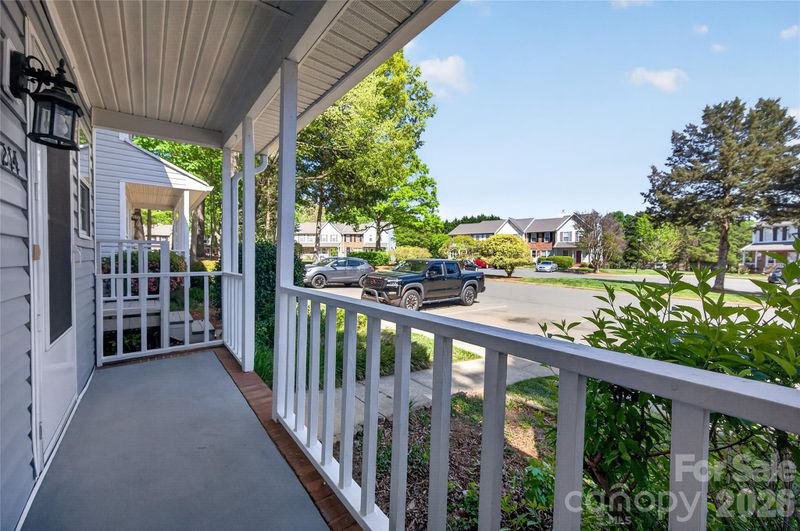 8214 Circle Tree Ln, Charlotte, NC 28277