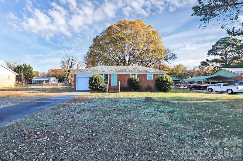 3201 Smith Farm Rd, Matthews, NC 28104