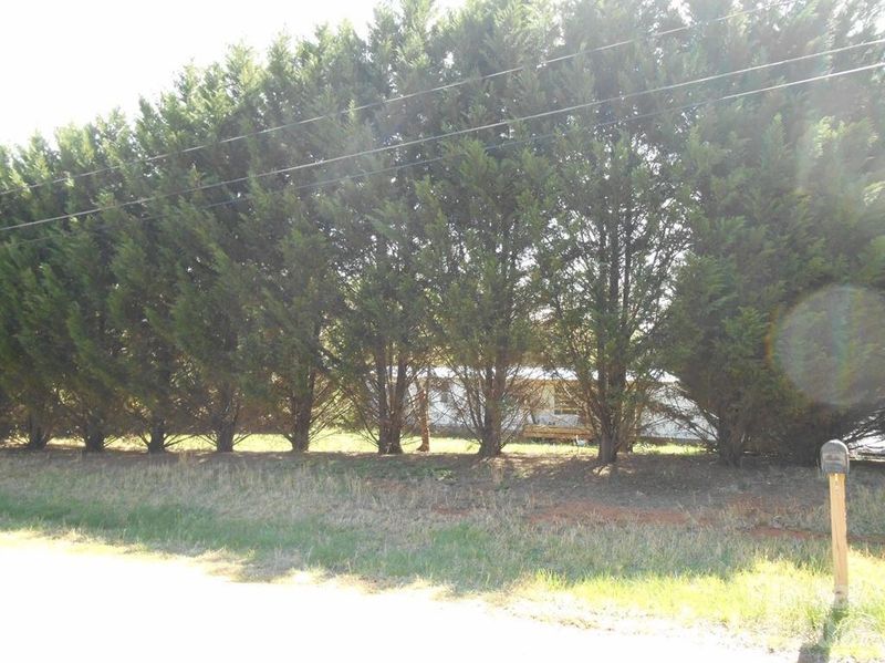 2184 Stove Dr, Newton, NC 28658