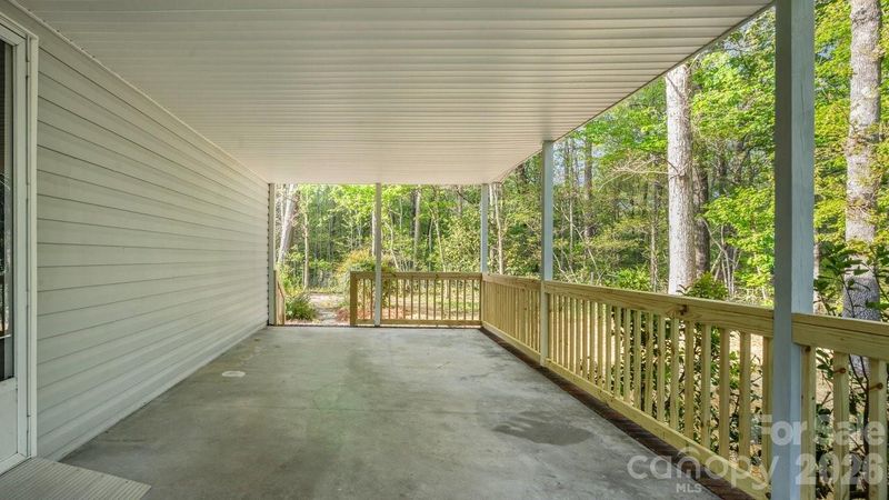 2913 Crystal Dr, Midland, NC 28107