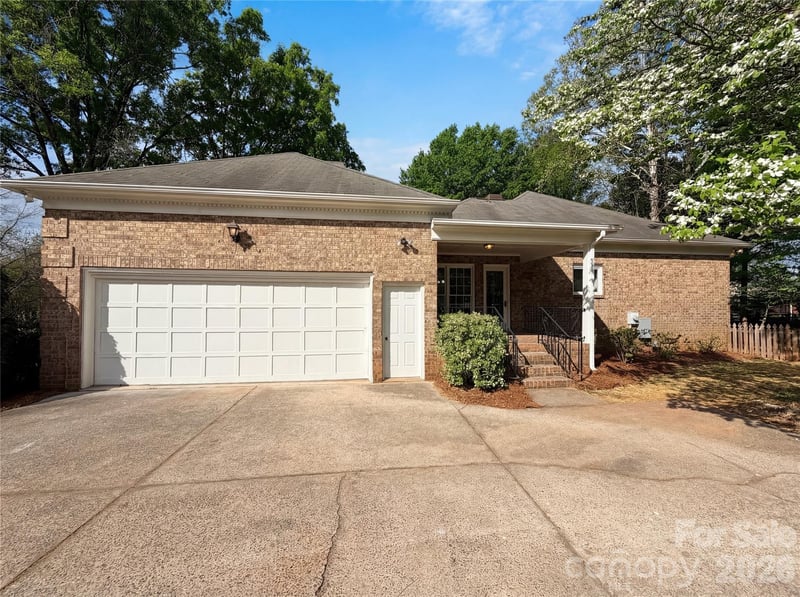 6024 Dovefield Rd, Charlotte, NC 28277
