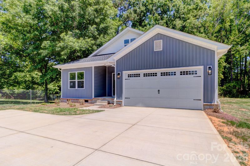 315 S Pink St, Cherryville, NC 28021