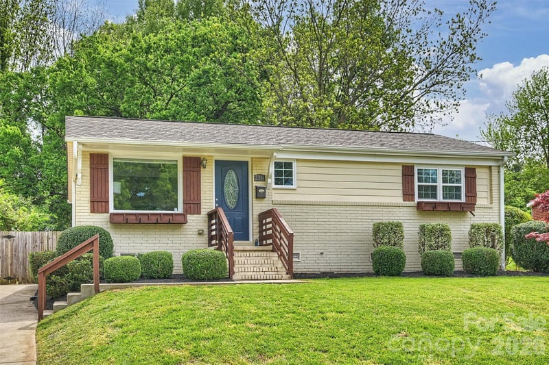 2314 Crestview Dr, Charlotte, NC 28216
