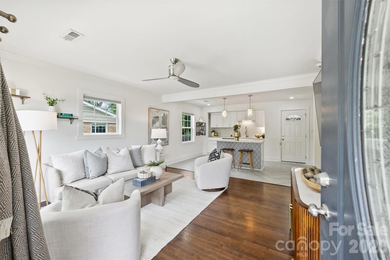 2314 Crestview Dr, Charlotte, NC 28216