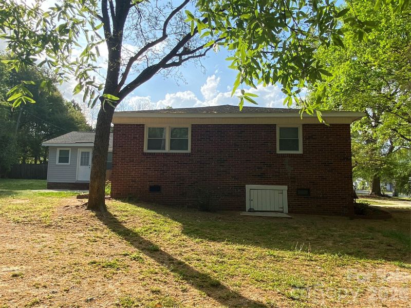 102 Mcdowell St, Great Falls, SC 29055
