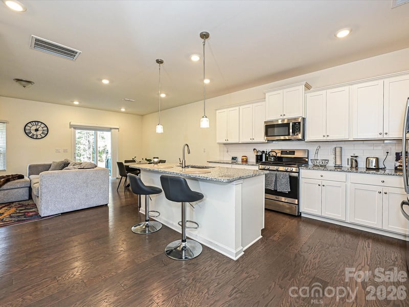 348 Abington St, Matthews, NC 28104