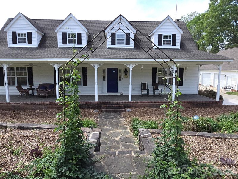 729 Sternbridge Dr, Concord, NC 28025