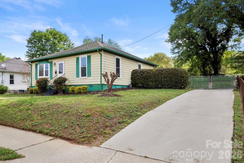 513 Grier St, Lincolnton, NC 28092