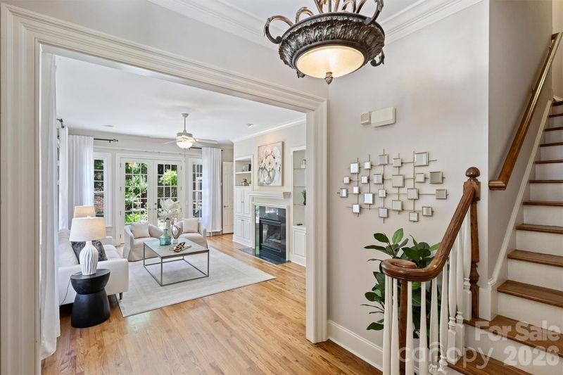 1115 S Kings Dr, Charlotte, NC 28207