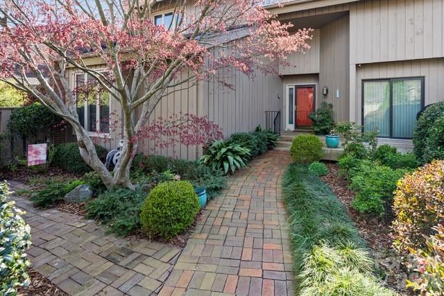 5120 Dunes Ct, Charlotte, NC 28226