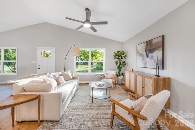 1182 Crabtree Rd, Waynesville, NC 28785