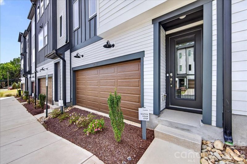 7933 Cedarsmith Ct, Charlotte, NC 28217