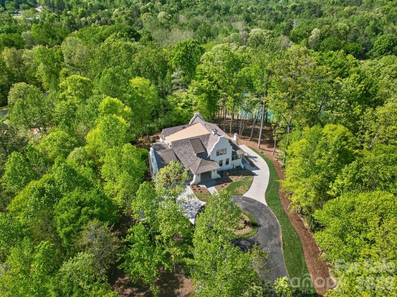 1052 Ventosa Dr, Denver, NC 28037