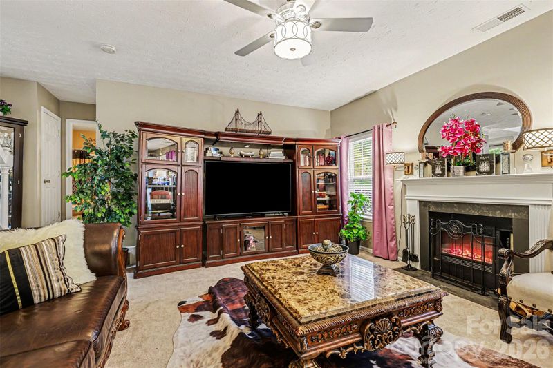 4905 Eagle Creek Dr, Charlotte, NC 28269