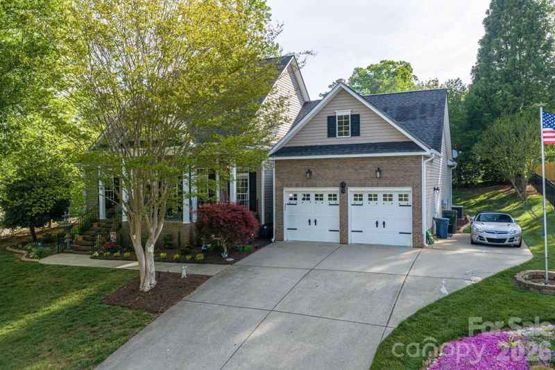 1013 Marguerite Dr, Lowell, NC 28098