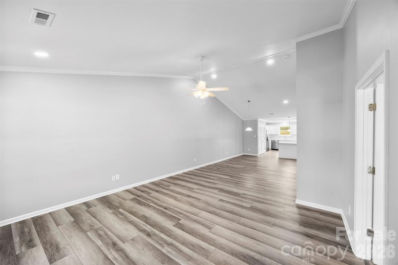 7000 Owens Ct, Lowell, NC 28098