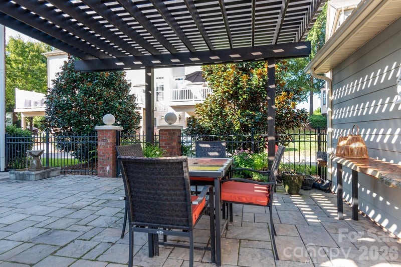 438 Magnolia St, Davidson, NC 28036