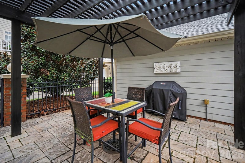 438 Magnolia St, Davidson, NC 28036