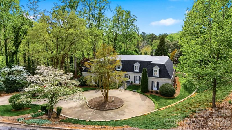 935 19th Ave NW, Hickory, NC 28601