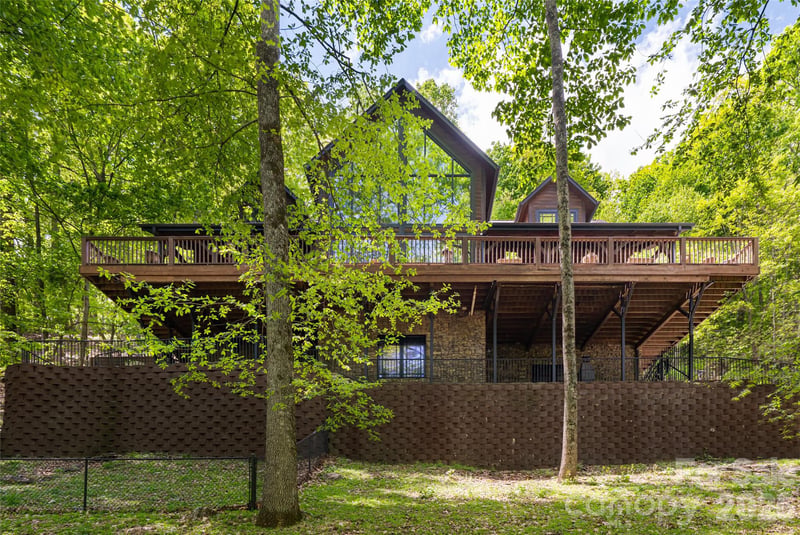 14 Walnut Dr, Mills River, NC 28759